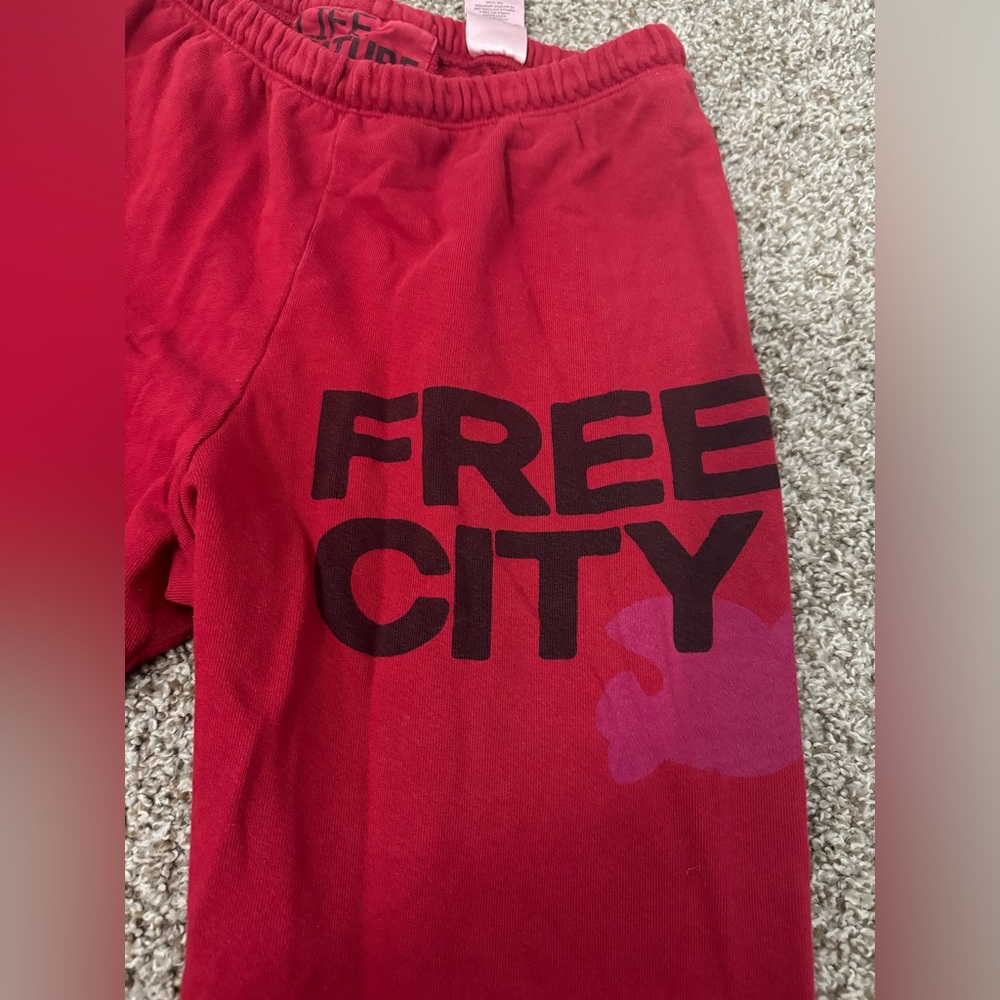 free city red sweatpants, barley worn - Picture 4 of 4